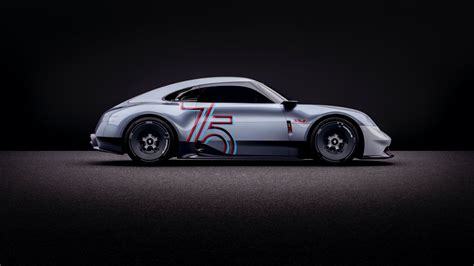 Porsche Newsroom (@PorscheNewsroom) .